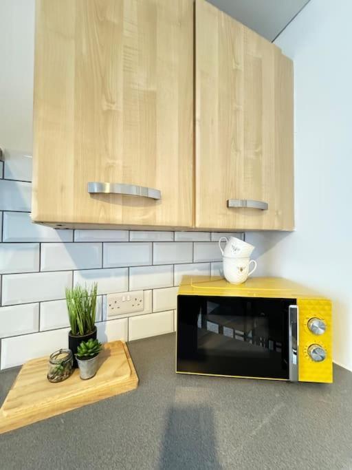 Cosy Home In Barnsley Centre Екстер'єр фото
