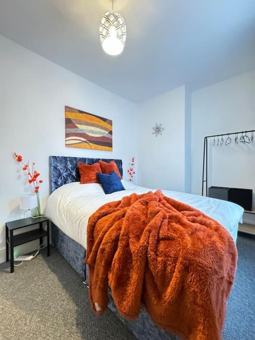 Cosy Home In Barnsley Centre Екстер'єр фото