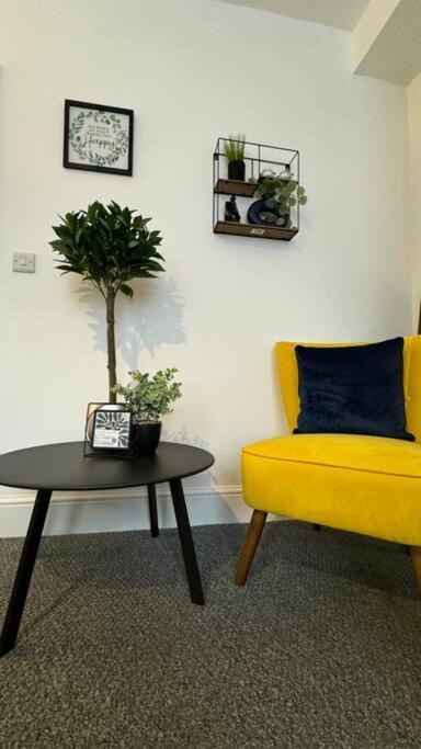 Cosy Home In Barnsley Centre Екстер'єр фото