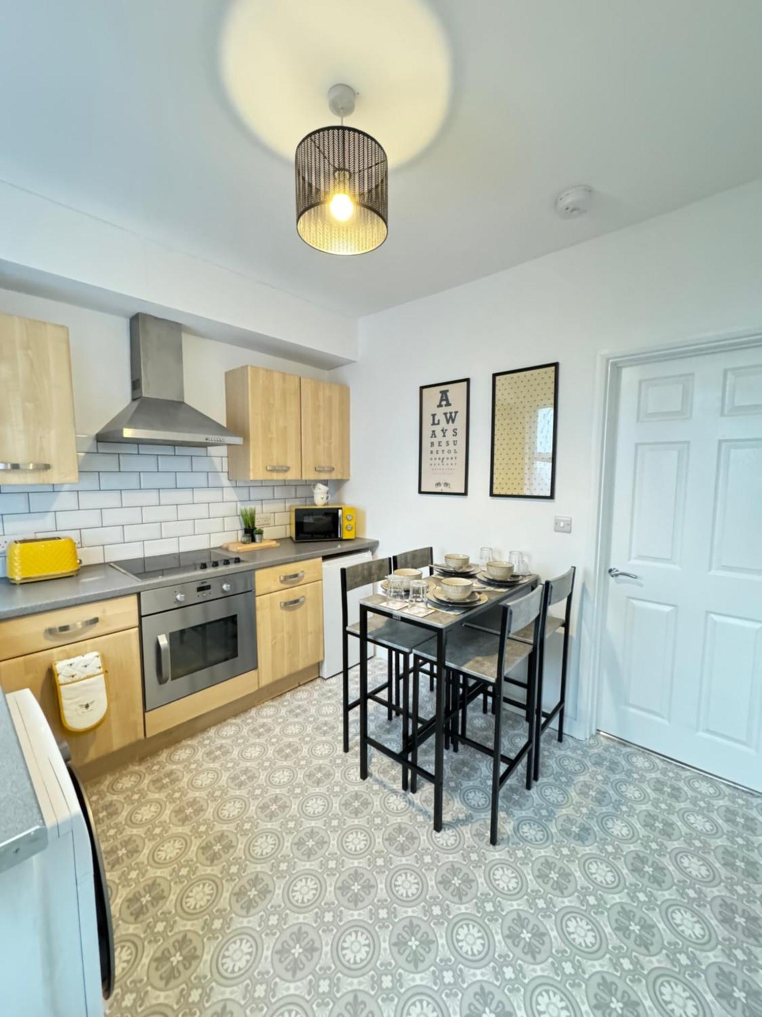 Cosy Home In Barnsley Centre Екстер'єр фото
